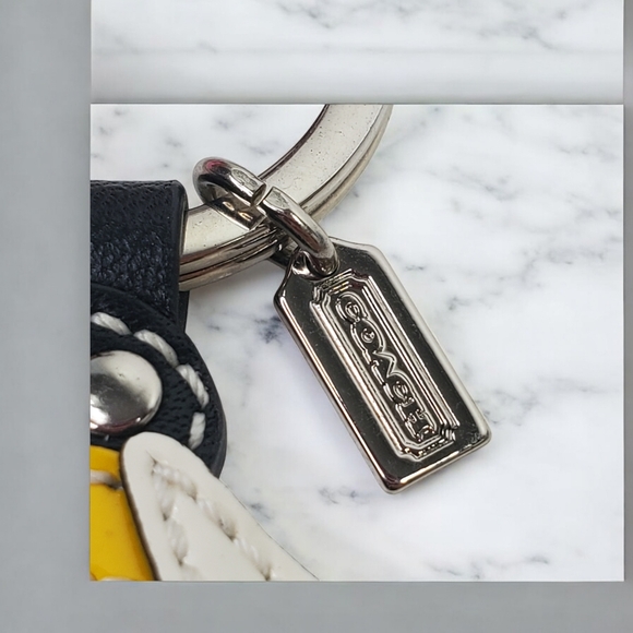 COACH Vintage Bee Key Fob Ring Purse Charm Rare HTF Leather Yellow Black Silver - Picture 4 of 4
